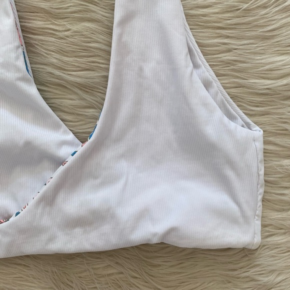 Maaji White Ribbed Pink Floral Reversible Jane Twisted Bikini Top Swimsuit - Picture 5 of 13